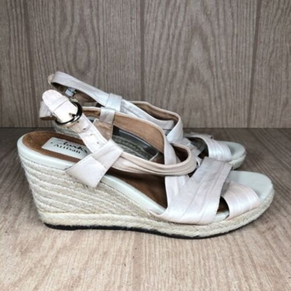 Clarks‎ Artisan Womens Sandal 9 Beige Leather Wedge Espadrille Strappy